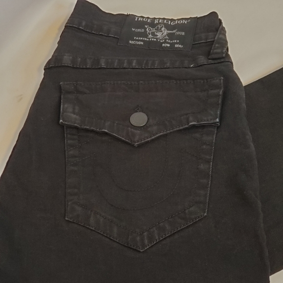 True Religion Men's Ricky Relaxed Fit Flap Pocket - Picture 5 of 13